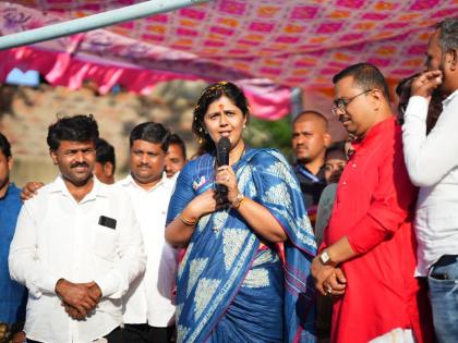 bjp pankaja munde reaction over central govt likely to remove india word from constitution | “तुम्ही भारतात राहता की इंडियात, बॉम्बेचे मुंबई होऊ शकते तर...”; पंकजा मुंडेंचे थेट भाष्य