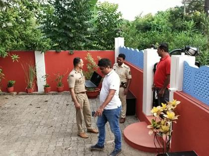 Due to the 'entry' of the police, the thieves' plan to steal was foiled. | पोलीसांच्या ‘एंट्री’ मुळे चोरट्यांचा चोरीचा बेत फसला, दुचाकीवरून पळताना झाडली पिस्तूलाची गोळी