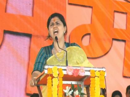 Pankaja Munde Live | Dasara Melava | BJP leader pankaja munde savargaon dasara melava | Pankaja Munde: 'आमचा मेळावा चिखलफेक करणाऱ्यांचा नाही, चिखल तुडवणाऱ्यांचा मेळावा आहे'