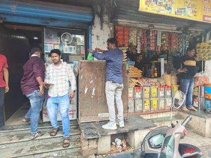 Action of Ulhasnagar Municipal Corporation on Pan Shop; Encroachment removed, 7 thousand fine collected | उल्हासनगर महापालिकेची पानटपऱ्यावर कारवाई; अतिक्रमण हटवले, ७ हजार दंड वसूल