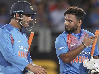 India vs Australia : Rishabh Pant's coach hits out at critics, says even MS Dhoni missed catches and stumpings | India vs Australia : धोनीकडूनही चुका झाल्यात; रिषभवरील टीकेवर प्रशिक्षकांकडून प्रत्युत्तर