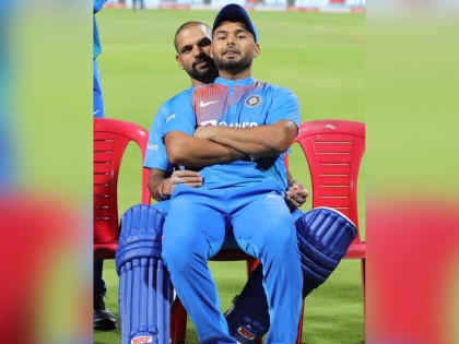 India vs South Africa : Rishabh Pant blushes after a fan-girl shouts 'I Love You', Watch Video | India vs South Africa : रिषभ पंतला 'ती' म्हणाली 'I Love You' अन्... पाहा Video