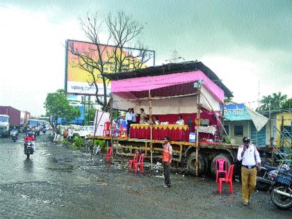  Great police settlement on Mumbai-Goa highway; Ambulance, special arrangement of cranes | मुंबई-गोवा महामार्गावर चोख पोलीस बंदोबस्त; रुग्णवाहिका, क्रेनची विशेष व्यवस्था