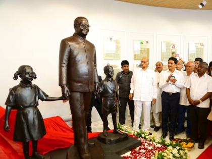 Datta Sheth's contribution in the 12-5 percent battle is huge says Sharad Pawar | साडेबारा टक्केच्या लढ्यात दत्तूशेठ यांचे योगदान मोठे - शरद पवार Datta Sheth's contribution in the 12-5 percent battle is huge says Sharad Pawar | साडेबारा टक्केच्या लढ्यात दत्तूशेठ यांचे योगदान मोठे - शरद पवार