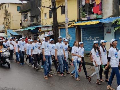 panvelkar enthusiastic response in the rally of the indian cleanliness league | इंडियन स्वच्छता लीग स्पर्धेच्या रॅलीत  पनवेलकरांचा उस्फुर्त प्रतिसाद 