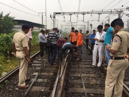 Harbor Rail disrupted | हार्बर रेल्वेची वाहतूक विस्कळीत, पनवेलजवळ रेल्वे रुळाला गेले तडे