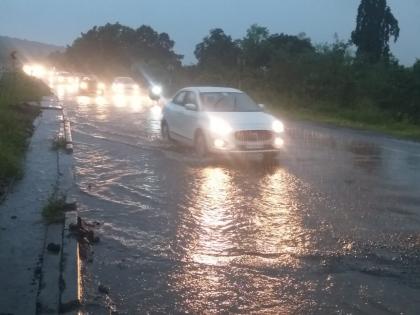 Along with Navi Mumbai Panvel was lashed by rain Ganesha devotees thronged | नवी मुंबईसह पनवेलला पावसाने झोडपले, गणेशभक्तांची तारांबळ