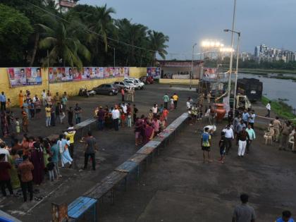 Accident at Panvel immersion ghat 11 devotees who came for immersion injured due to shock | पनवेल विसर्जन घाटावर अपघात, विसर्जनासाठी आलेले ११ भाविक शॉक लागून जखमी