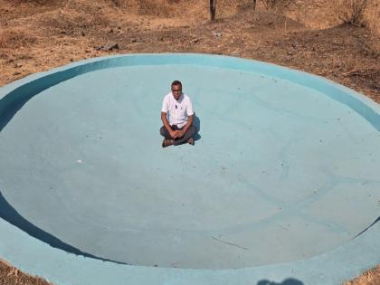 बीड में कृत्रिम तालाब सूखे; वन्यजीव गाँवों में पानी ढूंढ रहे हैं।