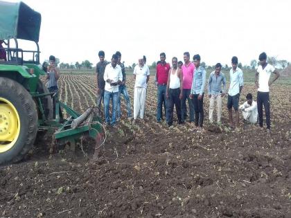 Rotated tractor on nine acres of soybean crop in amravati | ...म्हणून नऊ एकरातील सोयाबीन पिकावर फिरवला ट्रॅक्टर