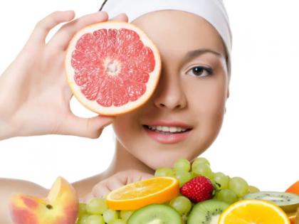 this-one-fruit-will-help-you-to-stay-away-from-pimples-dark-circles | 'या' एका फळाचा वापर करा आणि त्वचेवरील डाग मुरुमांना विसरा!