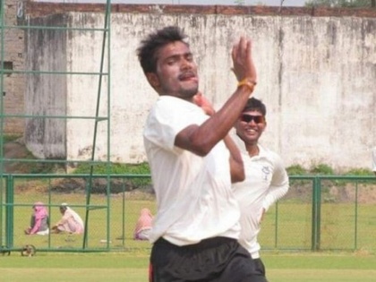 From Rs 10 per wicket for food, Kolkata's Papu Ray gets ready for Deodhar Trophy debut | एका विकेटमागे 10 रुपये कमावणारा 'हा'  गोलंदाज भारताकडून पदार्पणासाठी सज्ज