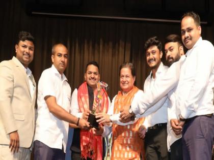  Manodaya Award was distributed by Padma Shri Anup Jalota  | पद्मश्री अनुप जलोटा यांच्या हस्ते मनोदय पुरस्कार