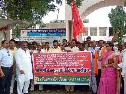 Farmers Thiyya in the office of Irrigation Development Corporation | परभणीतील शेतकऱ्यांचा पाण्यासाठी पाटबंधारे विकास महामंडळाच्या कार्यालयात ठिय्या