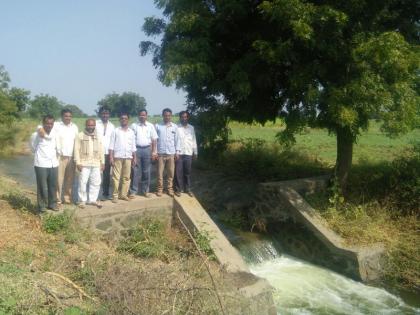 After 22 years, the water reached the Jayakwadi Dam and reached to the toilet | तब्बल २२ वर्षानंतर जायकवाडी धरणाचे पाणी पोहचले पाथरी टेलपर्यंत