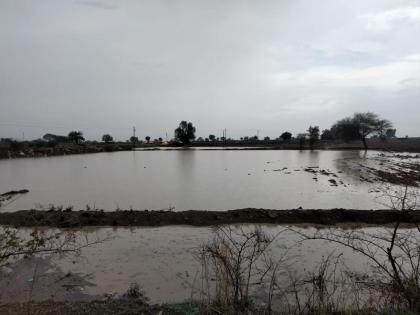 Pre-monsoon rains lashed four villages in Parbhani | मान्सूनपूर्व पावसाने परभणीतील चार गावांना झोडपले Pre-monsoon rains lashed four villages in Parbhani | मान्सूनपूर्व पावसाने परभणीतील चार गावांना झोडपले