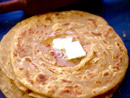 लिक्विड पराठा कधी टेस्ट केलाय का ? सध्या व्हायरल असलेल्या लिक्विड पराठ्याची मस्त रेसिपी....