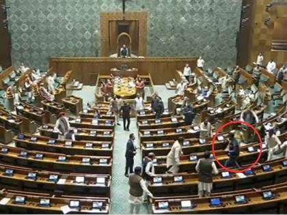 Big News: Serious lapse in Parliament security, two jump from audience gallery into Lok Sabha hall | मोठी बातमी: संसदेच्या सुरक्षेत गंभीर चूक, प्रेक्षक गॅलरीतून दोघांची लोकसभा सभागृहात उडी, 'स्मोक कँडल'ने धूरही सोडला!