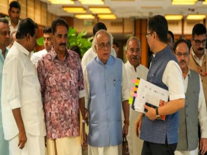 Opposition aggressive on Operation Sindoor, Trump tariff issues, Parliament session from today; Government ready for discussions on all issues | ऑपरेशन सिंदूर, ट्रम्प टॅरिफ मुद्द्यांवर विरोधक आक्रमक, आजपासून संसद अधिवेशन; सर्व मुद्द्यांवर चर्चेस सरकार तयार