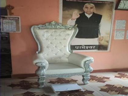 The Irkar family's revelation day program to be held in Anantapur on the Maharashtra Karnataka border has been cancelled at the request of the police | Sangli: इरकर कुटुंबाचे मन वळविण्यात आलं यश, अनंतपूरमधील प्रकट दिवसाचा कार्यक्रम रद्द The Irkar family's revelation day program to be held in Anantapur on the Maharashtra Karnataka border has been cancelled at the request of the police | Sangli: इरकर कुटुंबाचे मन वळविण्यात आलं यश, अनंतपूरमधील प्रकट दिवसाचा कार्यक्रम रद्द
