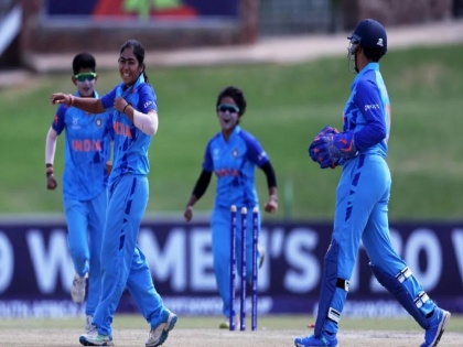  Parshvi Chopra takes 4 wickets for 5 as India beats Sri Lanka in 7.2 overs in U19 Women's T20 World Cup 2023  | IND vs SL: पार्शवी चोप्राने 5 धावांत 4 बळी घेतले; भारतीय महिलांनी 7.2 षटकांतच श्रीलंकेला केलं चितपट 