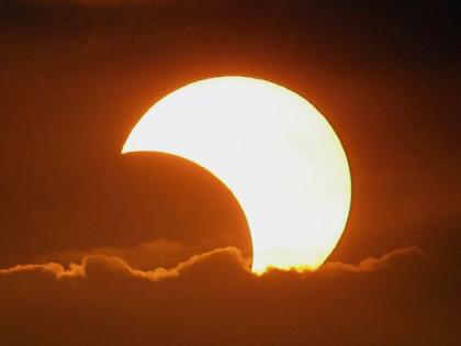 In Diwali, watch the Khandgras solar eclipse! Be careful when viewing | दिवाळीत पहा खंडग्रास सूर्यग्रहण! पाहताना काळजी घ्या