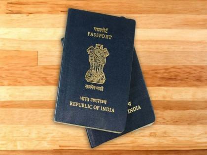 Server down at passport office! Thousands of citizens wait for 5 hours | पासपोर्ट कार्यालयात सर्व्हर डाऊन ! हजारो नागरिकांची तब्बल ५ तास प्रतीक्षा Server down at passport office! Thousands of citizens wait for 5 hours | पासपोर्ट कार्यालयात सर्व्हर डाऊन ! हजारो नागरिकांची तब्बल ५ तास प्रतीक्षा