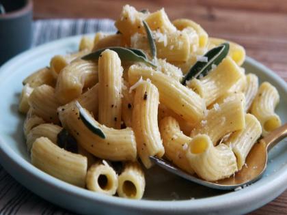 Should children have pasta in the evening snacks it's a really healthy for health | मुलांना नाश्ता म्हणून पास्ता देताय?; पण तो खरचं हेल्दी आहे का?