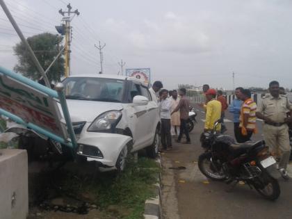 One seriously injured in a car-bike accident at Pathri | पाथरी येथे कार-दुचाकी अपघातात एकजण गंभीर जखमी 