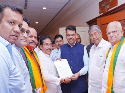 Sangli Congress City District President Prithviraj Patil joins BJP in Mumbai by Chief Minister Devendra Fadnavis | सांगलीला सारे मिळून ‘स्मार्ट सिटी’ बनवा - चव्हाण; मुख्यमंत्र्यांच्या हस्ते पृथ्वीराज पाटील यांचा भाजप प्रवेश
