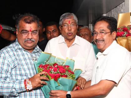 Sangli Congress city district president Prithviraj Patil will join BJP tomorrow | सांगलीत काँग्रेसला धक्क्यावर धक्के, जिल्हाध्यक्ष पृथ्वीराज पाटील 'हातात' घेणार 'कमळ' Sangli Congress city district president Prithviraj Patil will join BJP tomorrow | सांगलीत काँग्रेसला धक्क्यावर धक्के, जिल्हाध्यक्ष पृथ्वीराज पाटील 'हातात' घेणार 'कमळ'