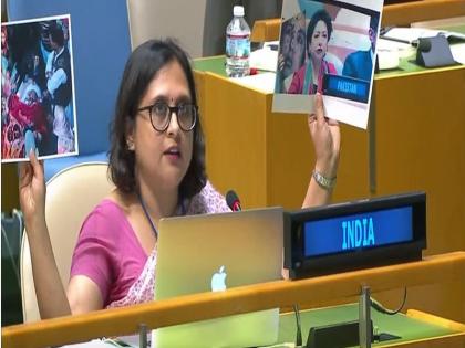 India counters pakistans fake photo at un with martyred kashmiri army officers image | UNमध्ये बनावट फोटो दाखवणा-या पाकिस्तानचा खोटारडेपणा भारतानं आणला समोर