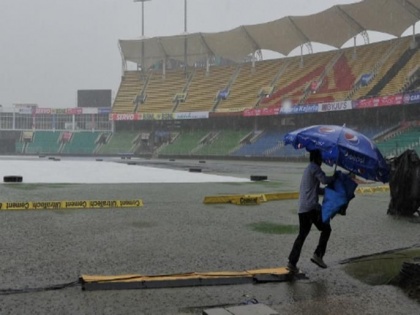 during India-West Indies match we could see rain; know the Pitch Report | भारत-वेस्ट इंडिज सामन्यात येऊ शकतो पावसाचा व्यत्यय; जाणून घ्या पीच रिपोर्ट