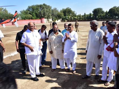 Ramnath Wagh's work is number one - to honor Sharad Pawar, to attend the funeral of Pawar Ahmednagar.रामनाथ वाघ यांचे काम एक नंबरचे- शरद पवार यांचे गौरवोद्गार, वाघ यांचे अंत्यदर्शन घेण्यासाठी पवार अहमदनगरमध्ये | रामनाथ वाघ यांचे काम एक नंबरचे- शरद पवार यांचे गौरवोद्गार, वाघ यांचे अंत्यदर्शन घेण्यासाठी पवार अहमदनगरमध्ये