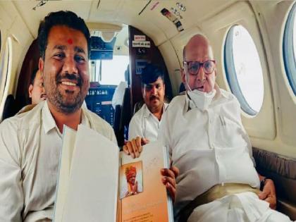 NCP president Shara Pawar take party worker with him and travel to Aurangabad in Plane | Sharad Pawar: माणसातल्या "विठ्ठलाचे" दर्शन झाले; शरद पवारांसोबत प्रवास करणाऱ्या कार्यकर्त्याने व्यक्त केल्या भावना