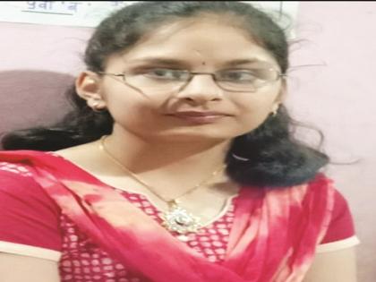 Divyang's daughter did her father's hard work ... | दिव्यांग मुलीने केले वडिलांच्या कष्टाचे चीज...