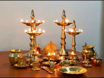 Vastu Shastra: Use of brass vessels in worship will help to grow prosperity to Vastu! | Vastu Shastra: पूजेत पितळी भांड्यांचा वापर केल्याने वास्तूमध्ये भरभराट होते म्हणतात!