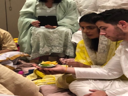Priyanka Chopra and Nick Jonas' Roka ceremony taking place today . | Priyanka & Nick Jonas Engagement :प्रतीक्षा संपली... निकची झाली प्रियांका चोप्रा; लग्नाचे काऊंटडाऊन सुरू