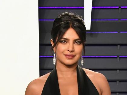 Priyanka chopra suffered the pain of body shaming became a victim of apartheid then became global star | कधी बॉडी शेमिंग तर कधी वर्णभेदाची शिकार, त्यानंतर 60 हून अधिक चित्रपटांमध्ये केलं काम;आज बनली ती ग्लोबल स्टार