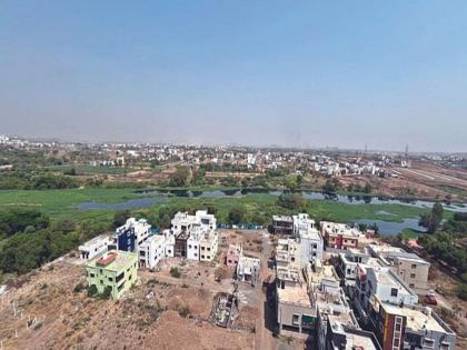 The hammer will fall on 29 bungalows in the riverbed that are threatening the existence of the Indrayani river. | इंद्रायणी नदीचे अस्तित्व धोक्यात आणणाऱ्या नदीपात्रातील २९ बंगल्यांवर हातोडा पडणार The hammer will fall on 29 bungalows in the riverbed that are threatening the existence of the Indrayani river. | इंद्रायणी नदीचे अस्तित्व धोक्यात आणणाऱ्या नदीपात्रातील २९ बंगल्यांवर हातोडा पडणार