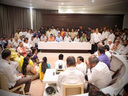 In the group of corporator Sharad Pawar along with the city president Ajit Pawar meeting with office bearers in Pimpri Chinchwad | शहराध्यक्षांसह नगरसेवक शरद पवारांच्या गटात; अजित पवारांची पिंपरी चिंचवडमध्ये पदाधिकाऱ्यांसोबत बैठक