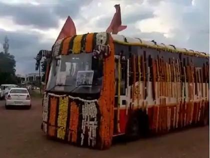 Mauli's palanquin 'ST' enters Pandharpur | माऊलींच्या पालख्या 'एसटी'ने पंढरीत दाखल   