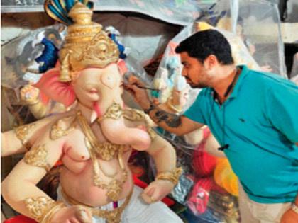 3.5 lakh ganpati Bappa worth 400 crores was created by the sculptors of Pen | पेणच्या मूर्तिकारांनी साकारले ४०० कोटींचे ३५ लाख बाप्पा