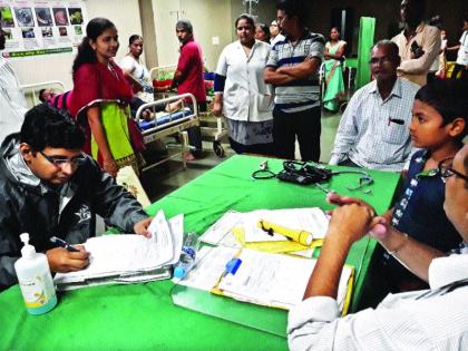 Pen students of the District Hospital | पेणचे विद्यार्थी जिल्हा रुग्णालयात