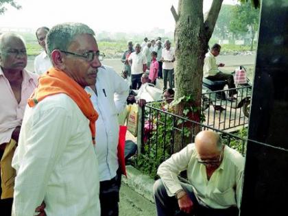 Que of senior in Nagpur for the 'I am alive' certificate | 'मी जिवंत आहे' प्रमाणपत्रासाठी नागपुरात ज्येष्ठांच्या रांगा