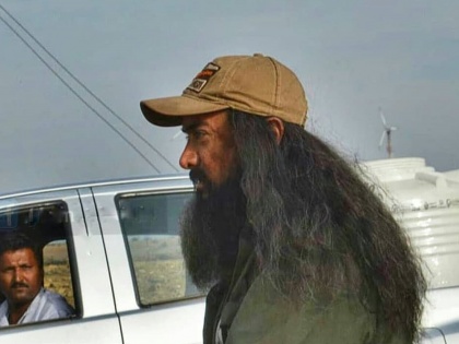 laal singh chaddha aamir khan new look viral | कोण आहे हा अभिनेता? लांब केस, लांब दाढी काय आहे नेमकी भानगड?