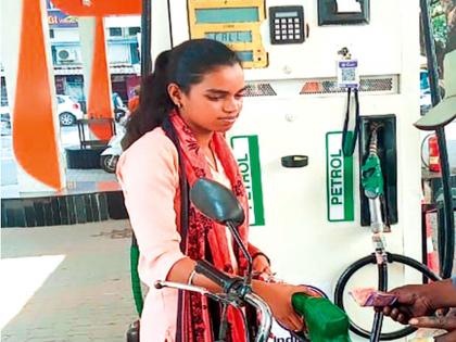 Prachi! She reached the heights of success through hard work by working at a petrol pump | प्राची ! पेट्रोलपंपावर काम करून कष्टाने गाठली यशाची उंची Prachi! She reached the heights of success through hard work by working at a petrol pump | प्राची ! पेट्रोलपंपावर काम करून कष्टाने गाठली यशाची उंची