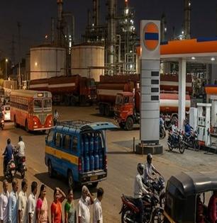 कच्च्या तेलाच्या किमतीत घसरण, पाहा काय आहेत पेट्रोल-डिझेलचे दर; LPG ची स्थिती काय?