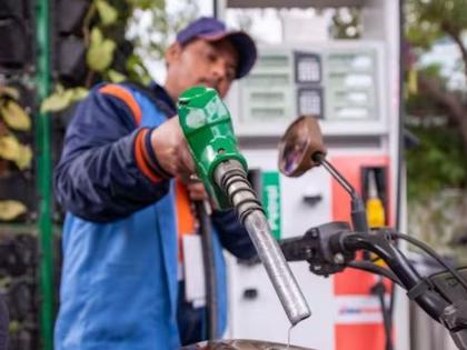 Petrol, diesel prices to be reduced before Maharashtra assembly elections; Indications of Petroleum Secretary | पेट्रोल, डिझेलचे दर कमी होतील पण एका अटीवर...; पेट्रोलियम सचिवांचे कपातीचे संकेत