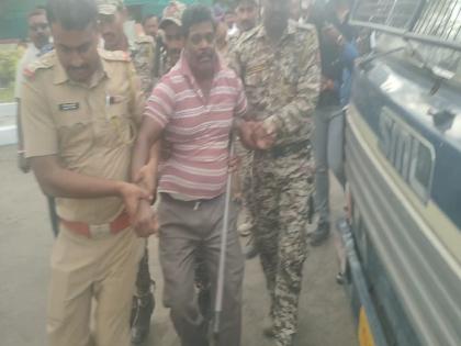 Satara Crime: पोलिस त्रास देत असल्याचा आरोप करीत कापून घेतली नस, संबंधिताला घेतले ताब्यात Satara Crime: पोलिस त्रास देत असल्याचा आरोप करीत कापून घेतली नस, संबंधिताला घेतले ताब्यात